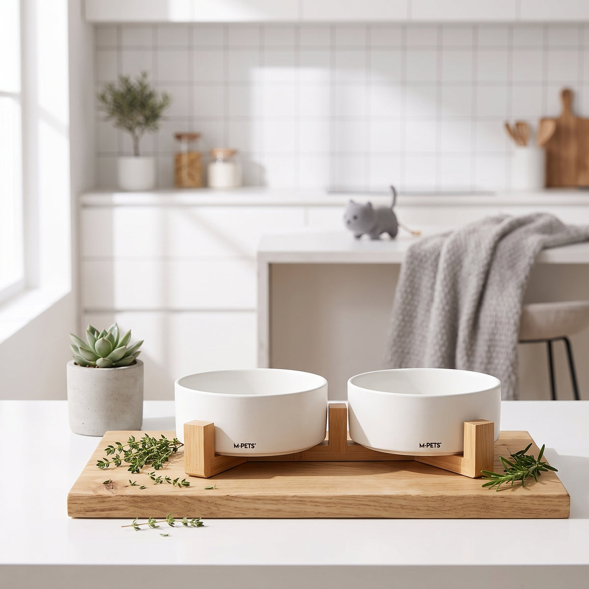 M-PETS OPERA Ceramic Bowls with Bamboo Stand White